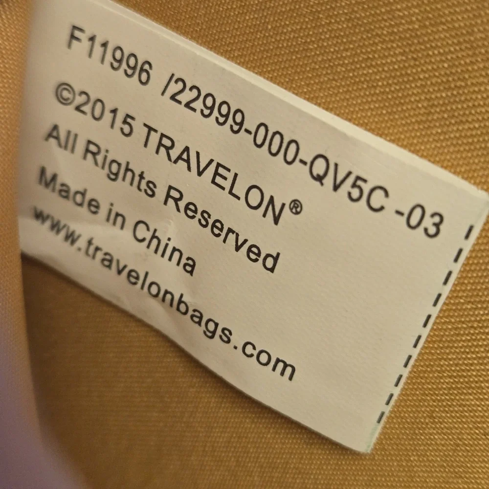 Travelon clutch wallet